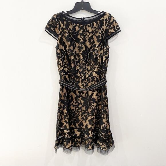 Tadashi Sodji Embroidered Lace 3/4 Sleeve Dress with Sheer Cut Out Detail Sz 10 - Picture 1 of 5